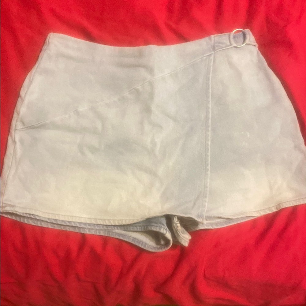 Light Wash Denim Mini Skirt Shorts | SO | Size 9/29W | Y2K O-Ring Detail